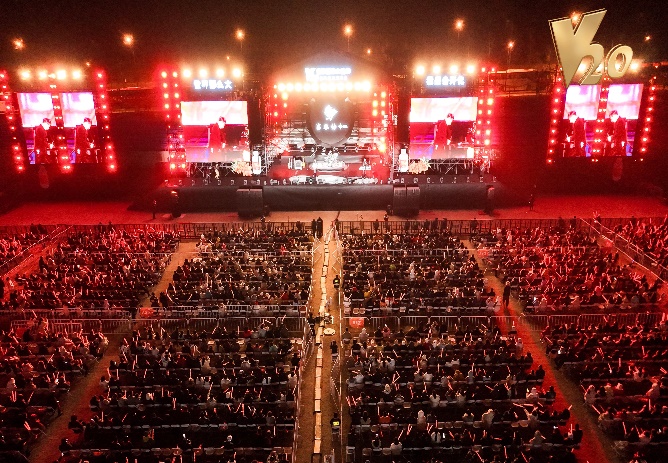 V20信乐团世界巡回演唱会开化站观众区全景